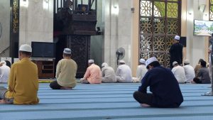 What Is the Ruling of Friday Prayer for a Traveler