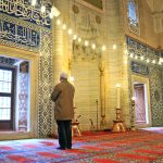 Reciting Surat Al-Fatihah in Prayer A Must