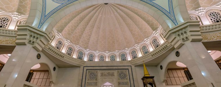 What Are the Virtues of Staying in Mosque after Fajr Prayer?