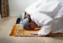 Where Does a Follower stand to the Imam in Congregation Prayer?