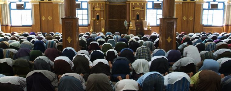 Observing Congregational Prayer at Mosques in Ramadan