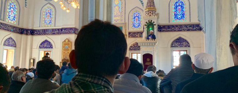 Is It Necessary That Friday Khutbah Be In Arabic?