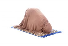 What Is The Ruling Of Covering Hair For Women In Prayer?