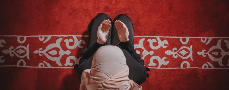 Can a Menstruating Woman Enter the Masjid?