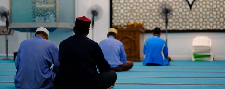 Precious Advice to Offer Prayer (Salah) Consistently