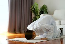 What Should I Do If I Forget the Middle Tashahhud in Zhuhr or Isha?